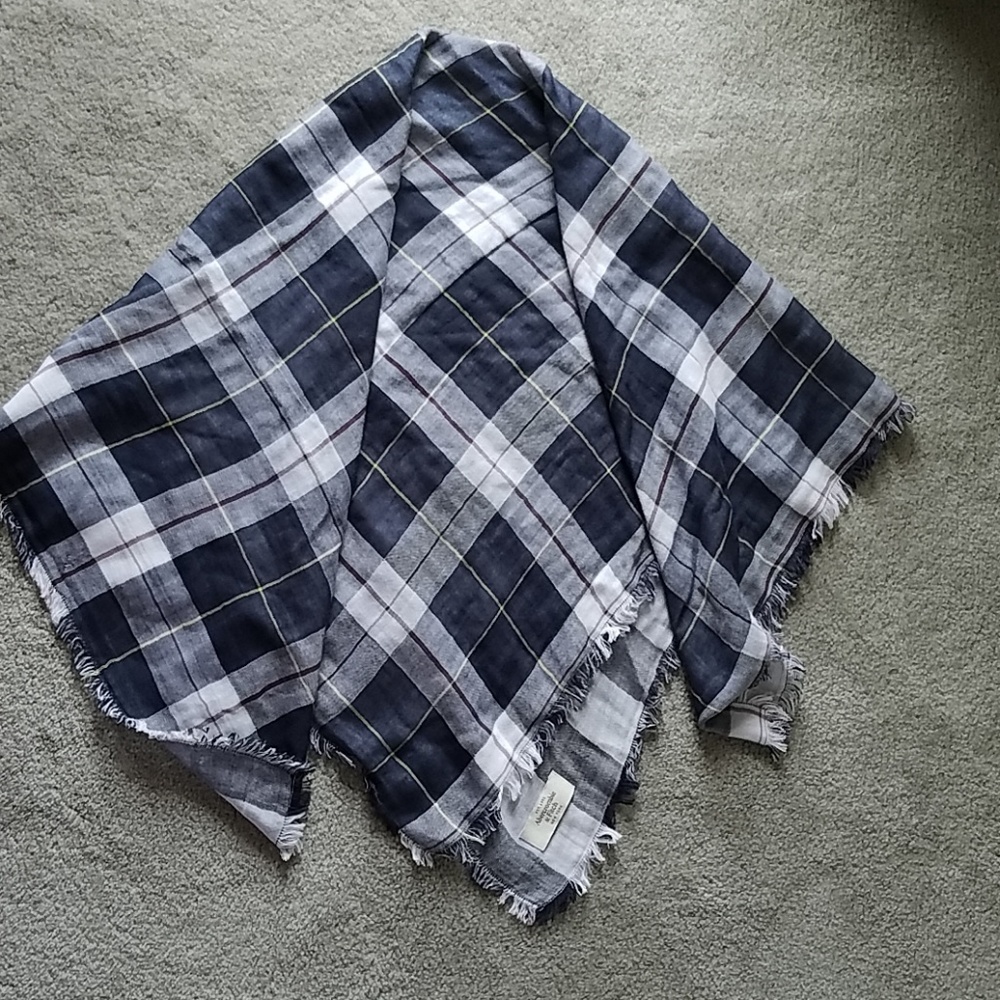 Abercrombie & Fitch square Navy scarf